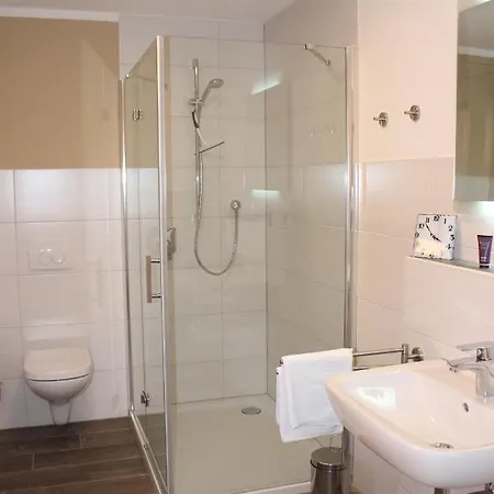 Koenigin Victoria - Mit Saunanutzung Apartmán *